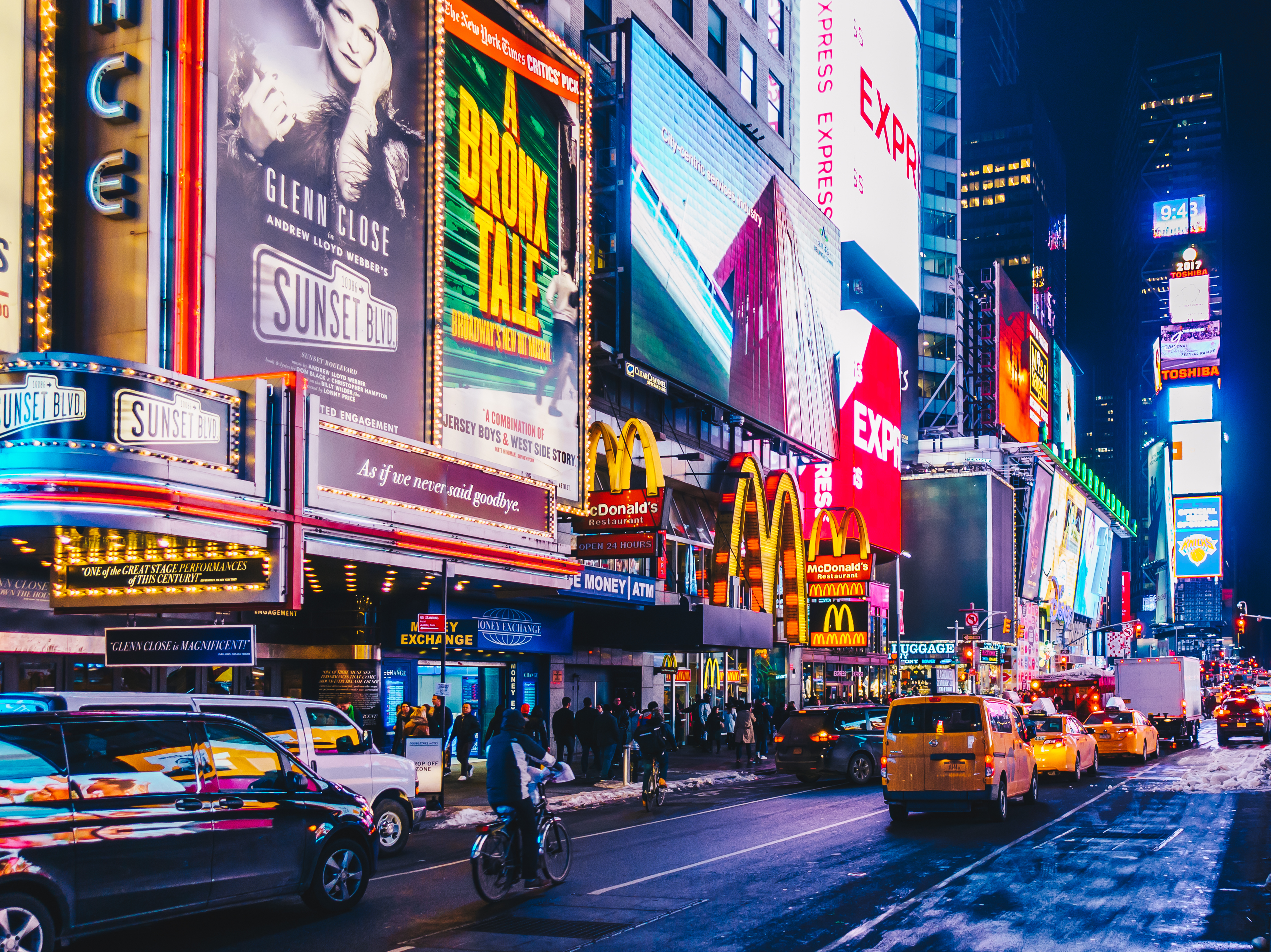 why the best time to advertise is now blog banner image